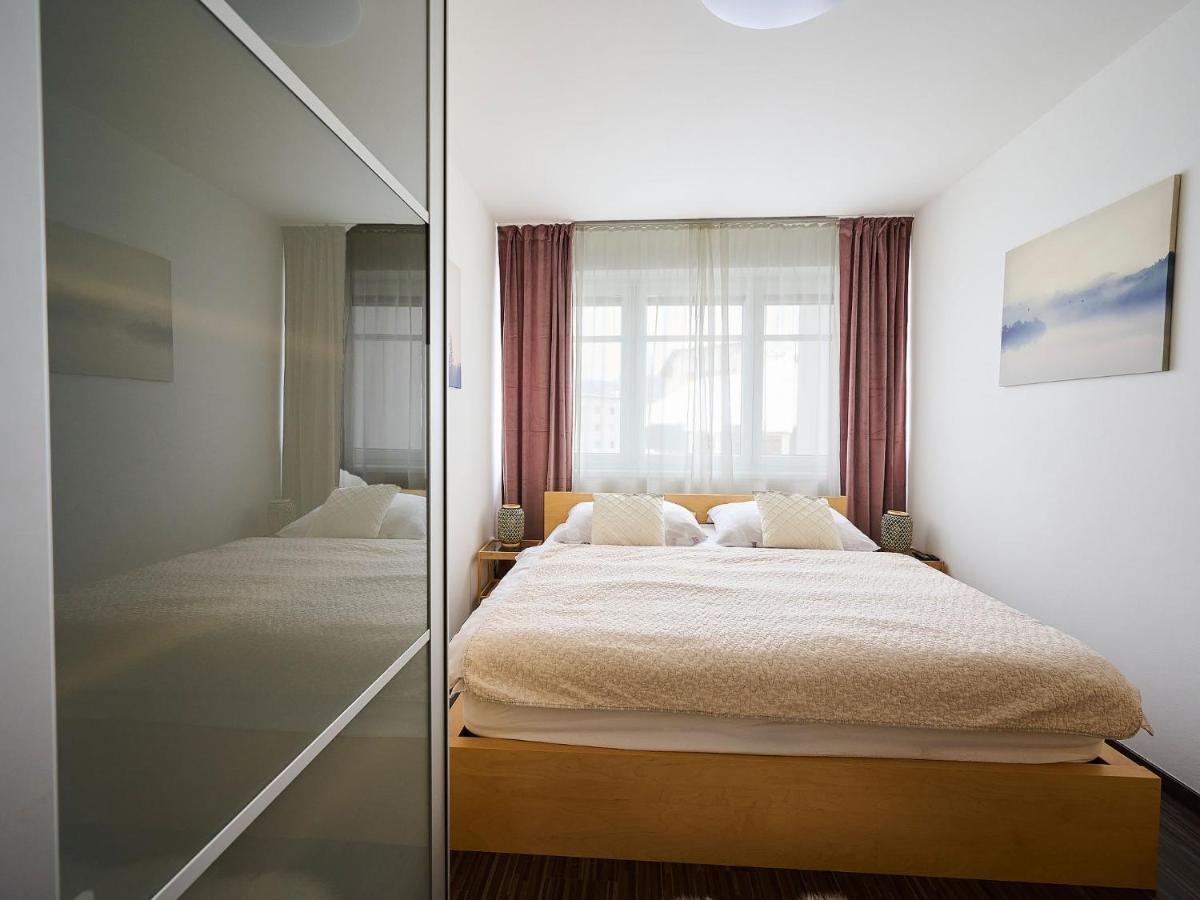 566 By Interhome *
